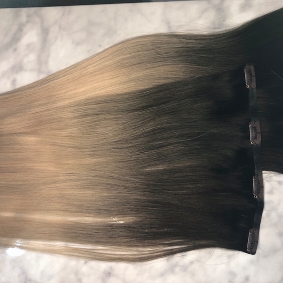 18" Hair extensions - Picture 3 of 6